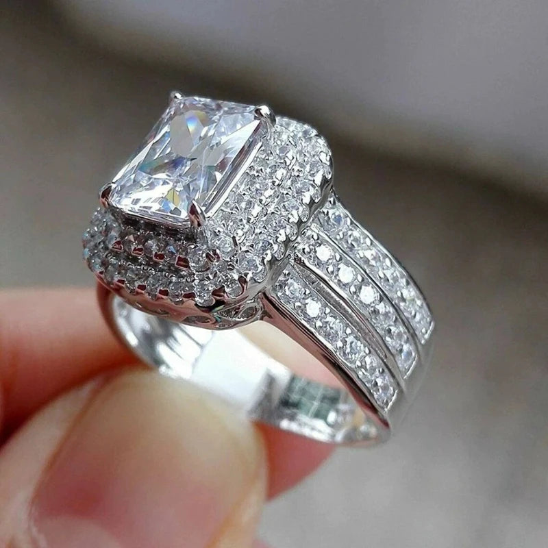 Bague Moissanite Ronde Luxe – CLEVI Paris
