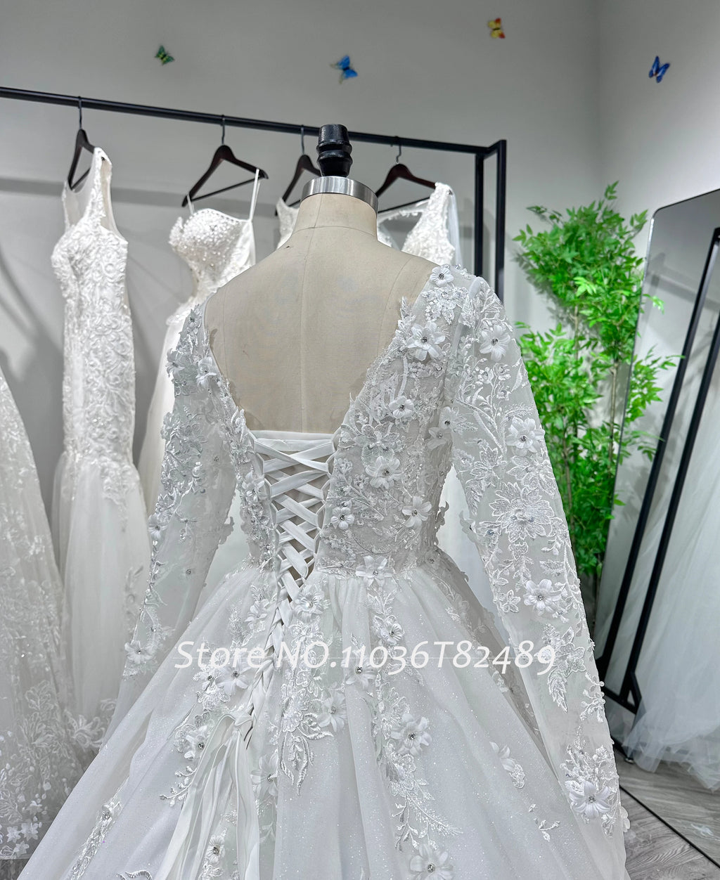 Robe de mariée princesse en tulle à fleurs – CLEVI Paris