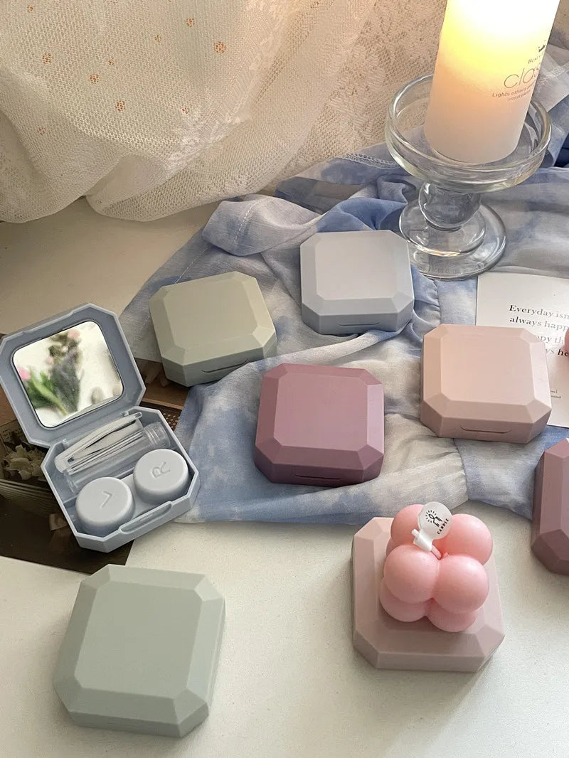 Étui à Lentilles de Contact Candy Color | Kit Voyage Complet avec Pince, Ventouse & Miroir | 4 Coloris – CLEVI Paris