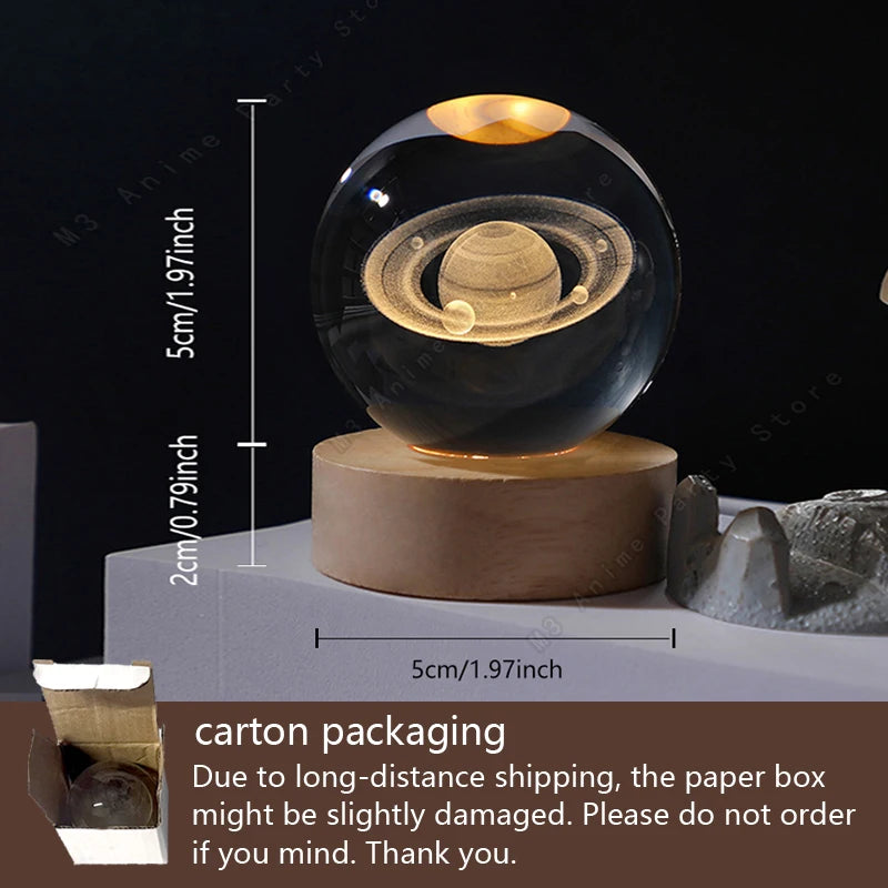 Veilleuse Boule de Cristal 3D Gravée Laser — Planètes, Lune, Galaxie, Base Bois, USB | CLEVI Paris