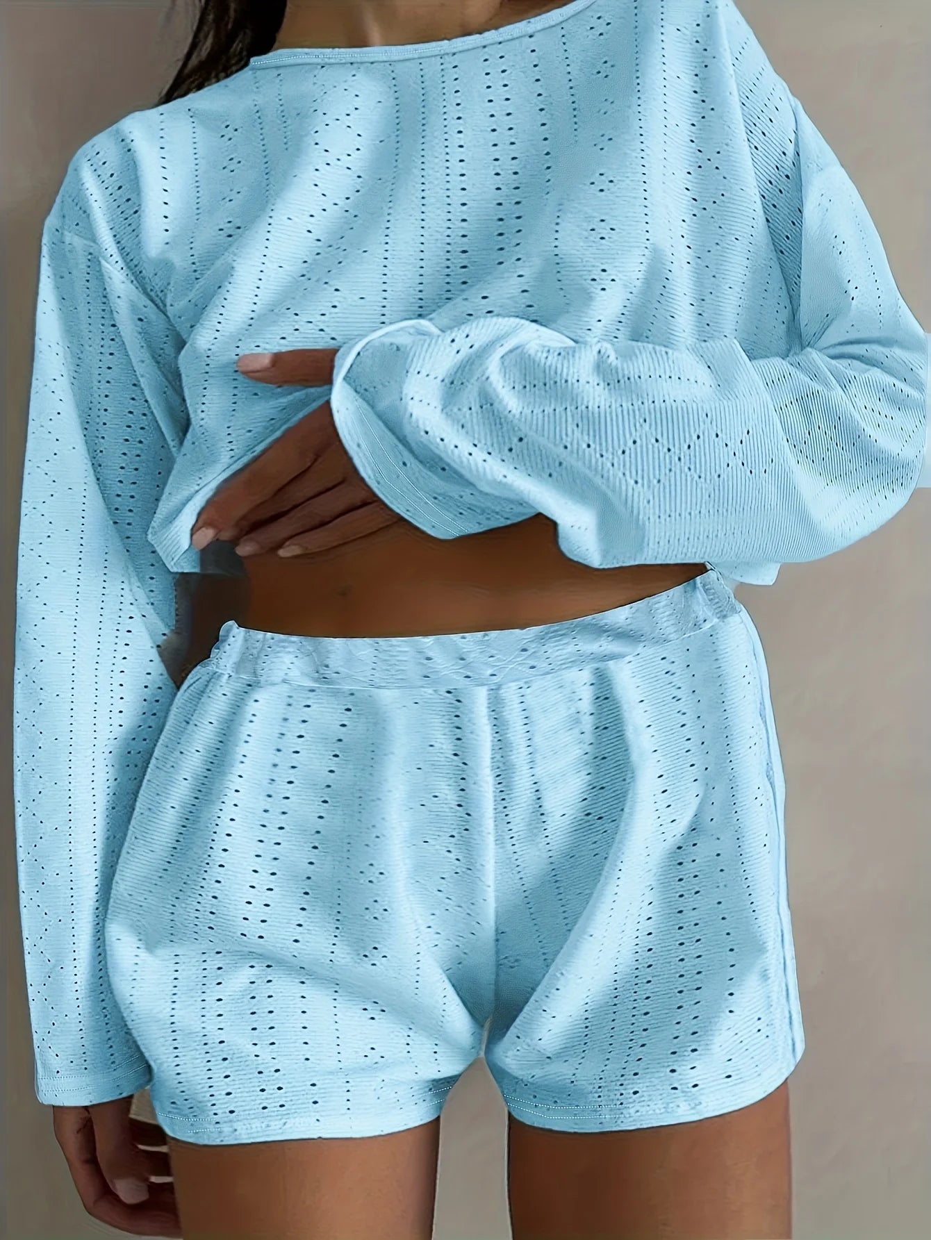Ensemble 2 Pièces Femme Grande Taille Top Manches Longues Broderie Ajourée + Short Casual – CLEVI Paris