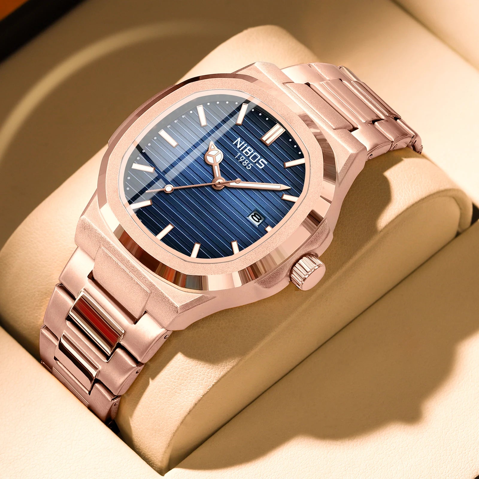 Montre NIBOSI 2632 – Quartz Sport, Boîtier Carré Alliage, Bracelet Acier Inoxydable, Étanche 3 ATM – CLEVI Paris