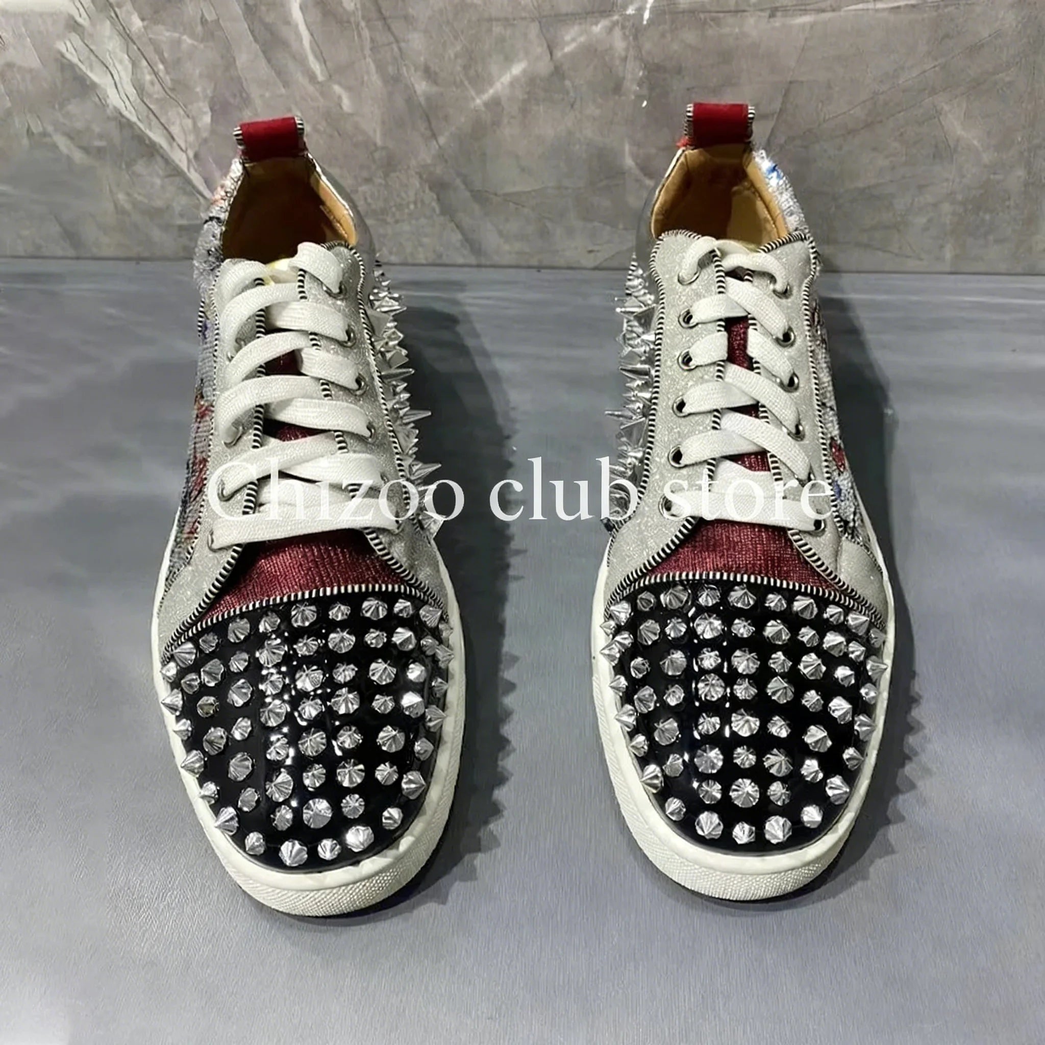 Sneakers Cuir Graffiti & Clous Homme – Bout Rond, Lacets, Confort Quotidien, Tailles 38-47 – CLEVI Paris