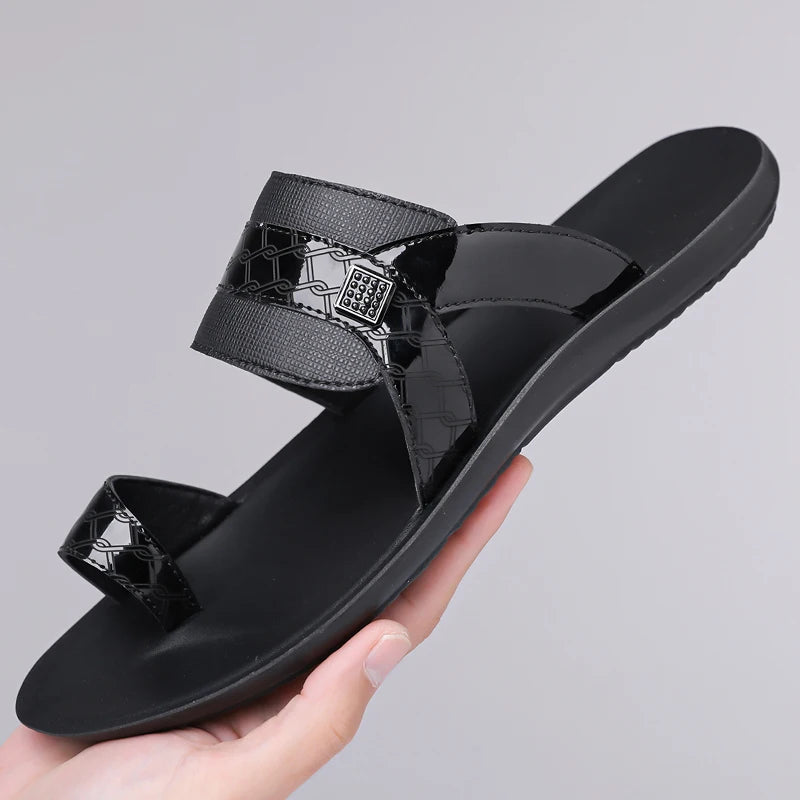Sandales Homme Été – Plates, Douces, Antidérapantes, Décor Métal Street Style | Blanc ou Noir