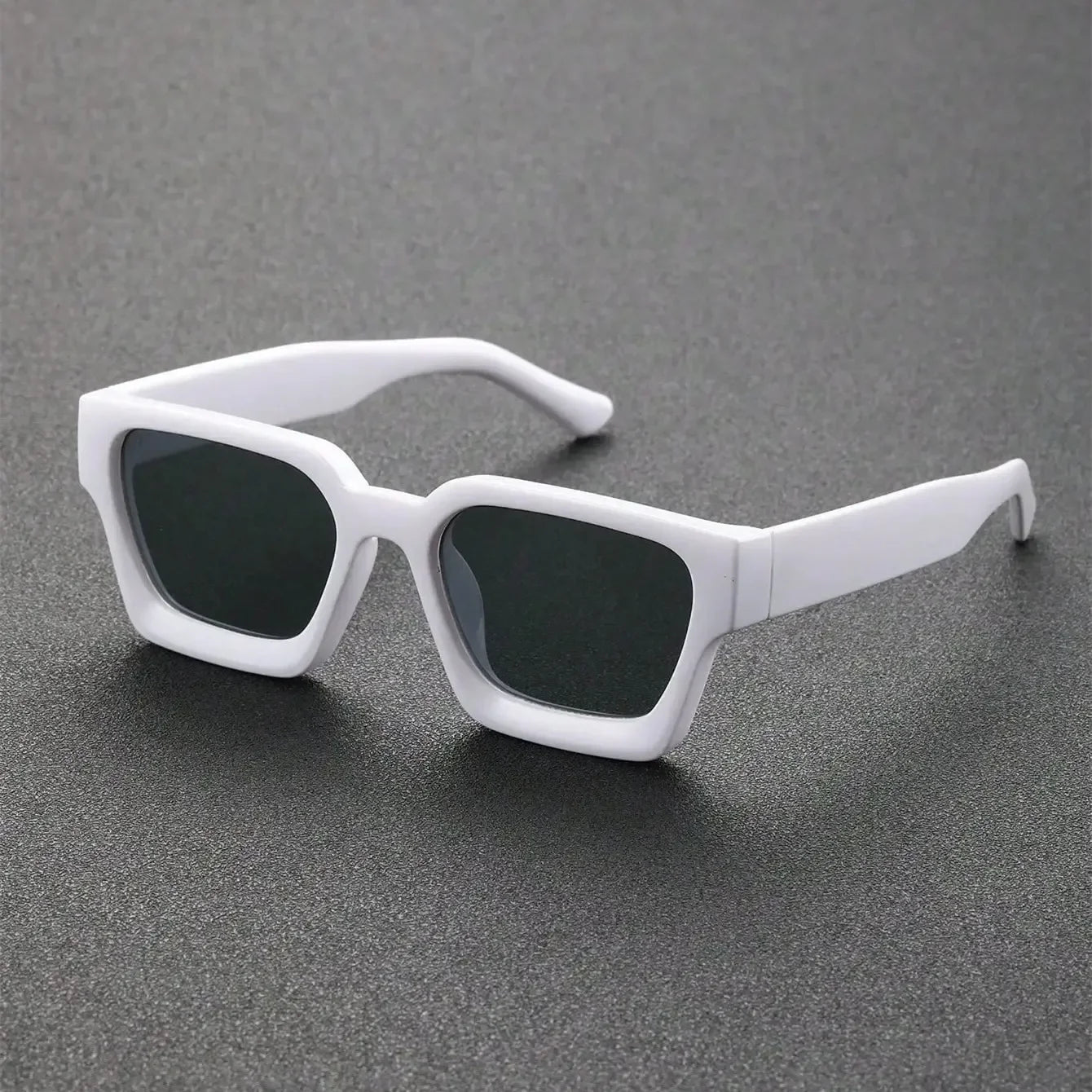 Lunettes de Soleil Carrées Mode Femme – Monture Plastique UV400 Plage Conduite Photo – CLEVI Paris