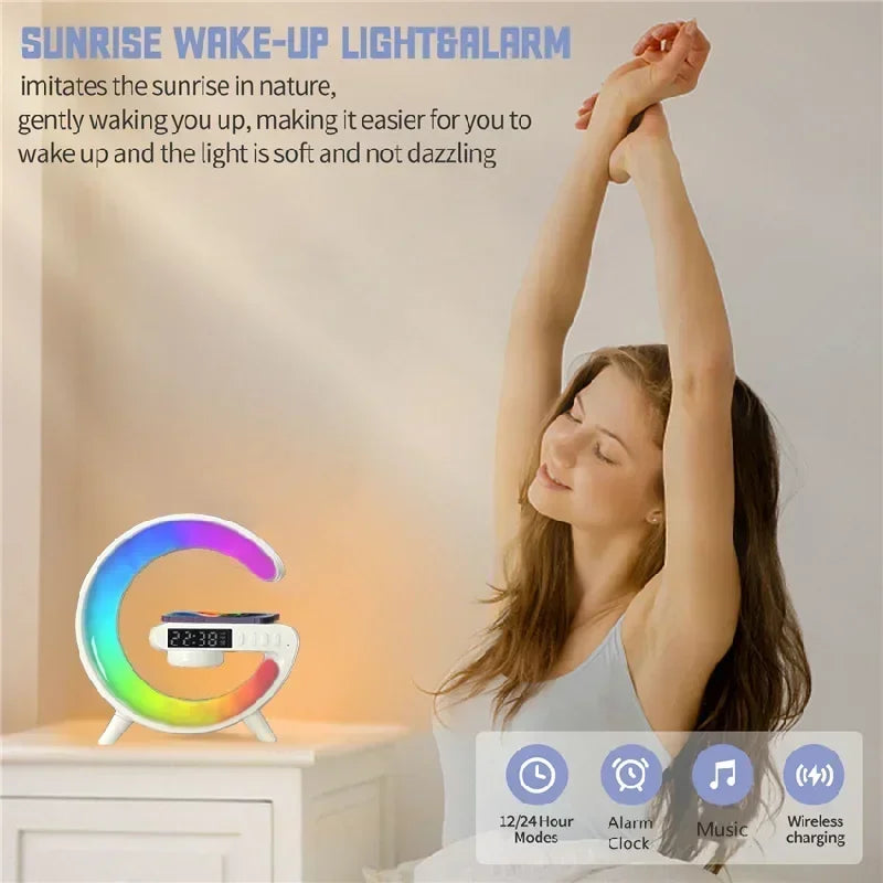 Station de Charge Sans Fil 15W — Enceinte Bluetooth, Lampe Ambiance RGB 9 Modes, Réveil | CLEVI Paris