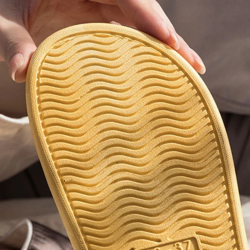 Chaussons Unisexe Antidérapants – Semelle Souple PVC, Confort Massage & Port Intérieur – CLEVI Paris