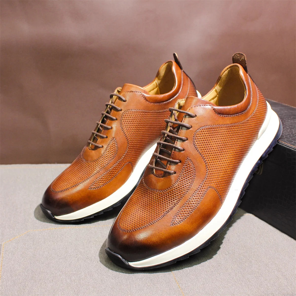 Sneakers Homme Cuir Véritable Perforé – Confort & Style Casual