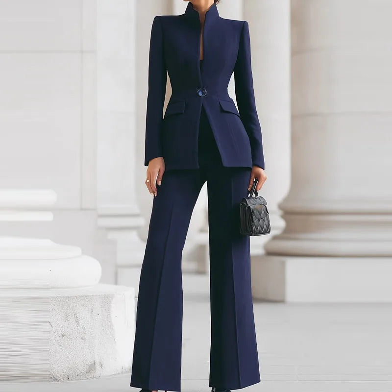 Tailleur femme col V et pantalon large – CLEVI Paris