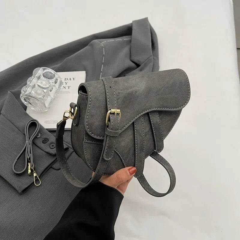 Sac bandoulière femme forme selle – CLEVI Paris