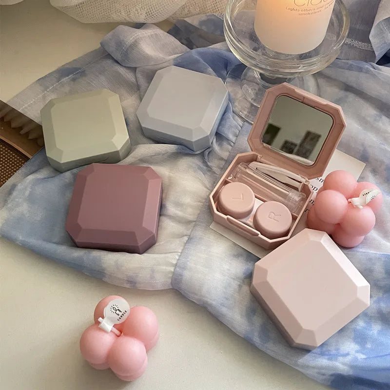 Étui à Lentilles de Contact Candy Color | Kit Voyage Complet avec Pince, Ventouse & Miroir | 4 Coloris – CLEVI Paris