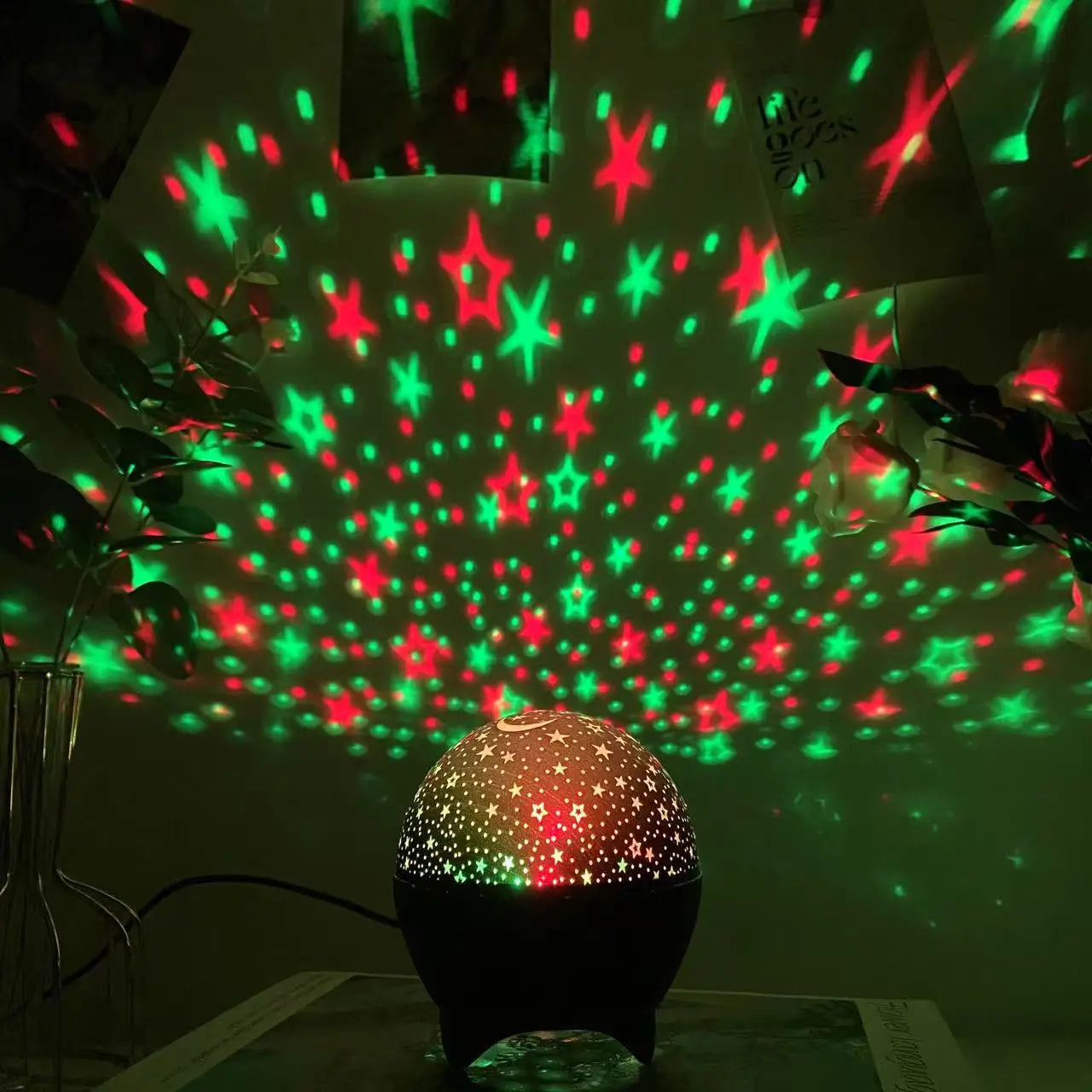 Projecteur Lune Ciel Étoilé LED UOSU – 7 Modes Couleurs, Synchronisation Musicale & USB – CLEVI Paris