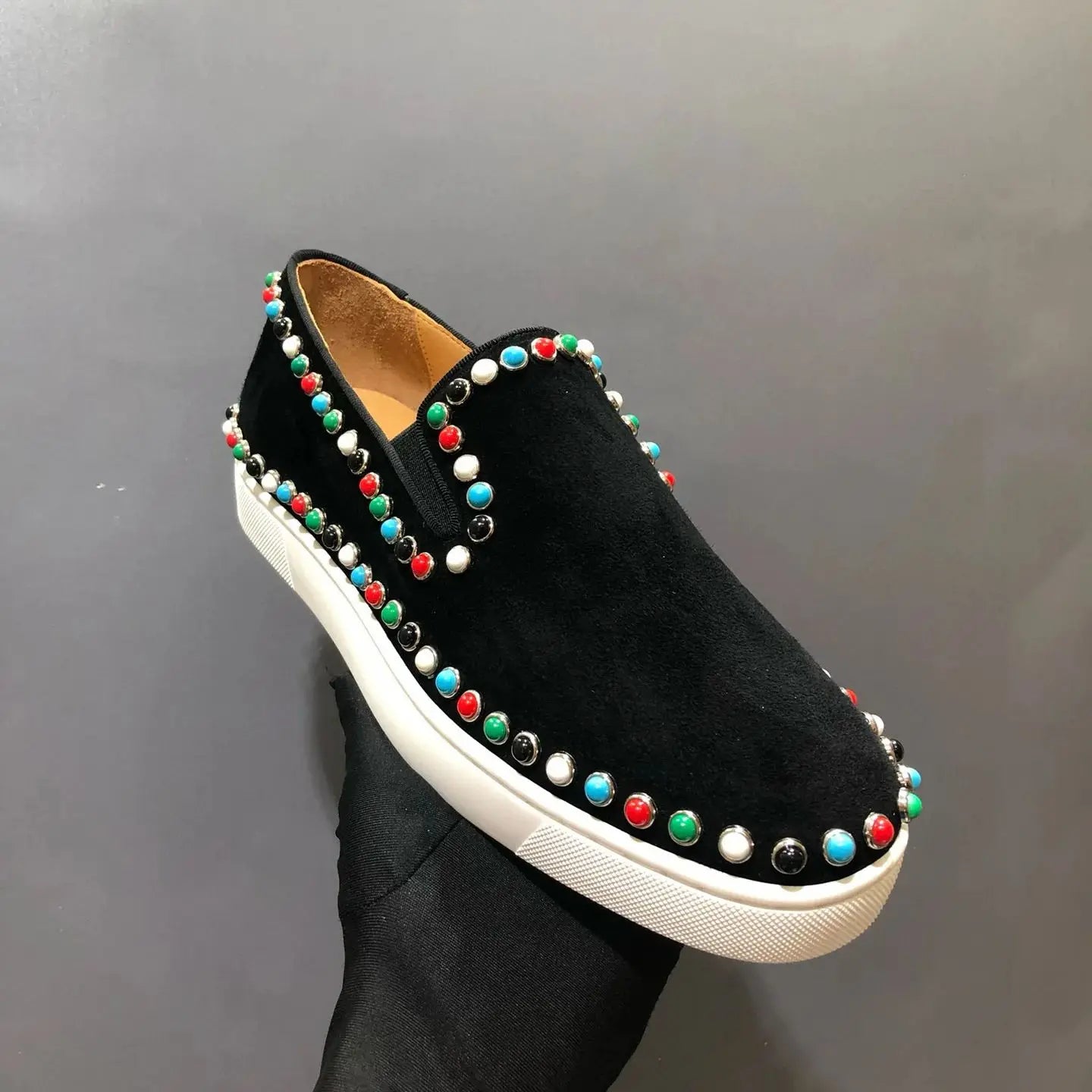 Sneakers Basses Luxe Homme Cuir Véritable Noir Semelle Rouge Rivets Colorés – CLEVI Paris