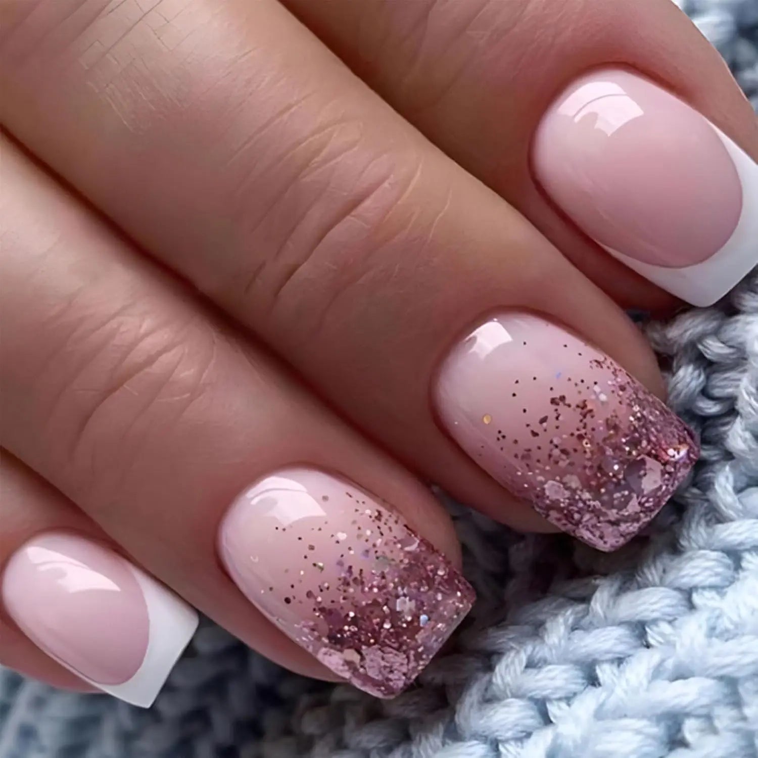 Faux Ongles Press-On Style French | Lot de 24, Forme Carrée – CLEVI Paris
