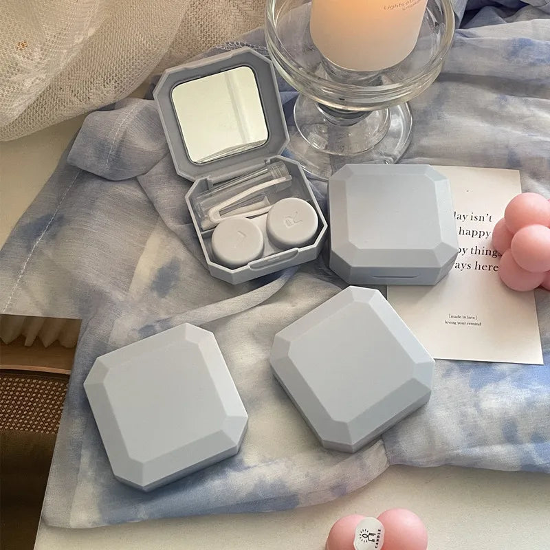 Étui à Lentilles de Contact Candy Color | Kit Voyage Complet avec Pince, Ventouse & Miroir | 4 Coloris – CLEVI Paris