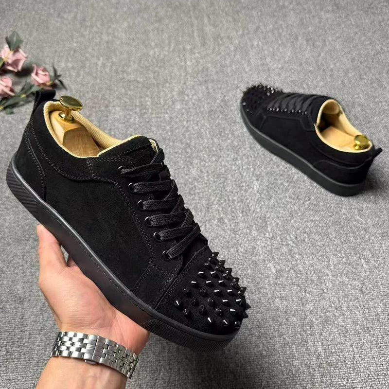 Sneakers Basses Cuir Suède Rivets Plateforme Homme – Noir & Gris, Lacets, Tailles EU 35-45.5 – CLEVI Paris