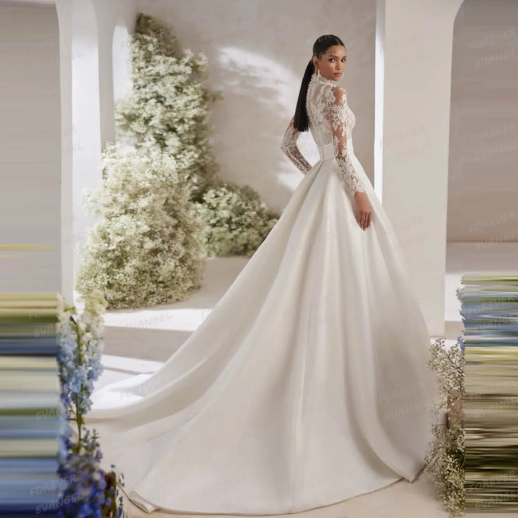 Robe de mariée ligne A en tulle à col haut – CLEVI Paris