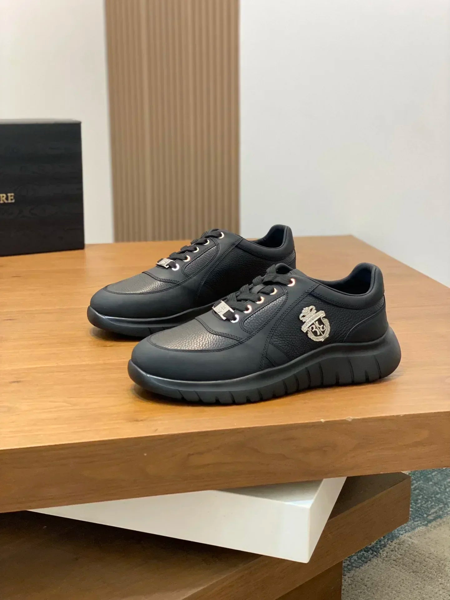 Sneakers Homme Cuir Véritable Brodés Casual Confort EU 39-44 – CLEVI Paris