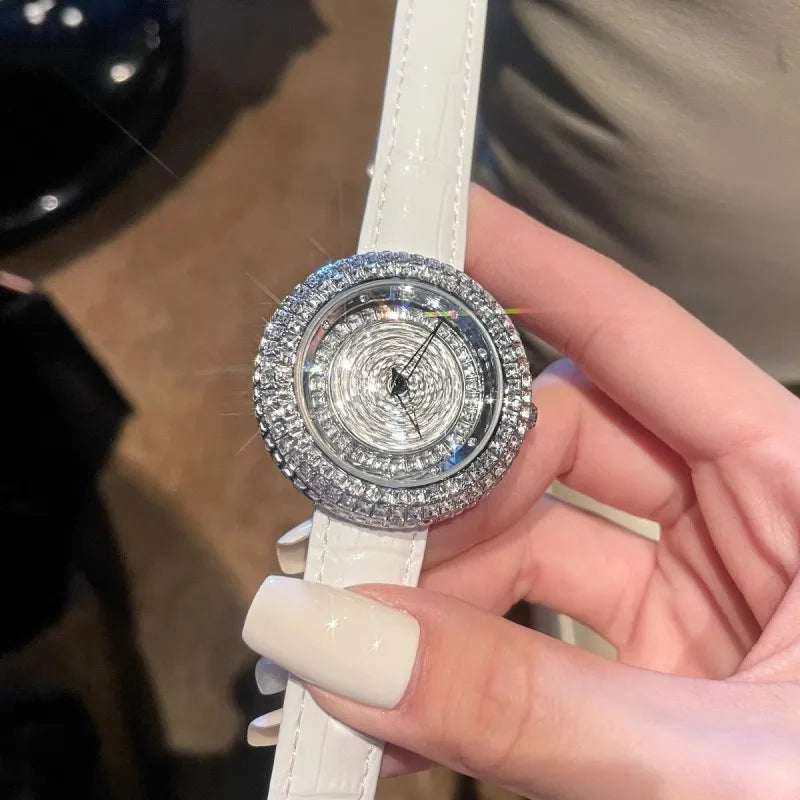 Montre Femme Home Idea – Quartz, Diamants, Bracelet Cuir Véritable, Boîtier Acier 39 mm, Étanche 3 ATM – CLEVI Paris