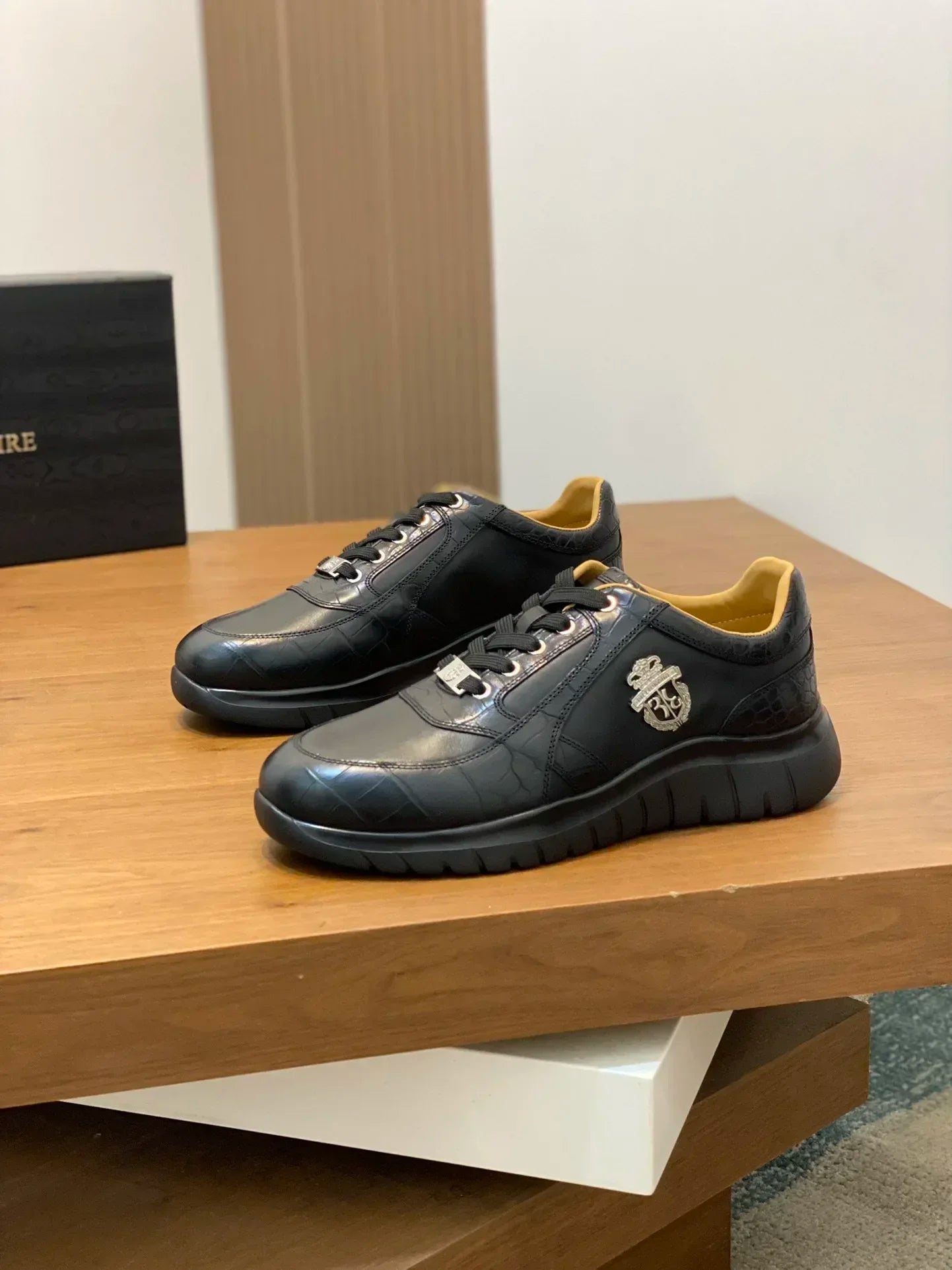 Sneakers Homme Cuir Véritable Brodés Casual Confort EU 39-44 – CLEVI Paris