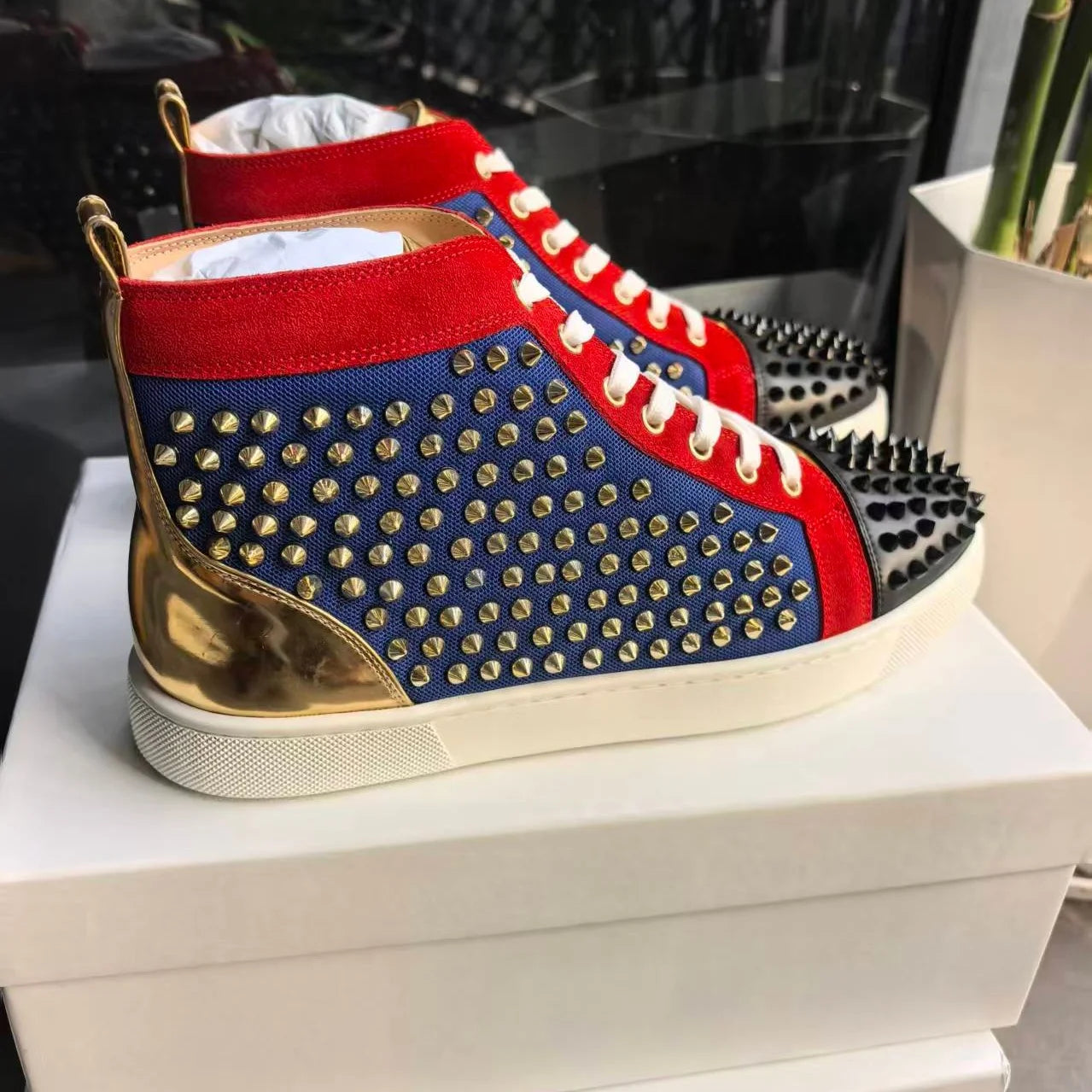 Sneakers Montantes Punk – Clous, Color Block Bleu Rouge & Or, Lacets | Femme & Homme