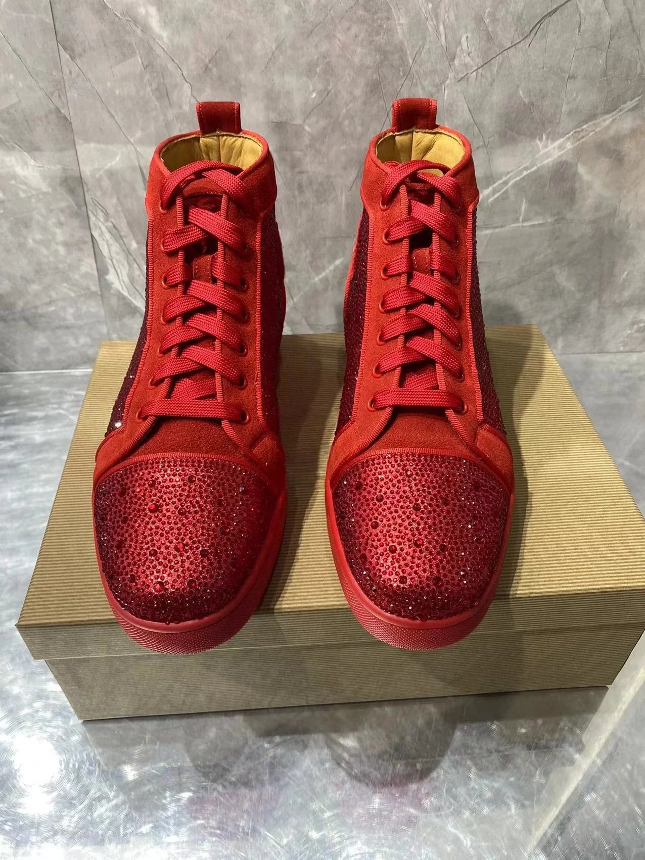 Sneakers Montantes Rouge – Strass, Lacets, Bout Rond | Femme & Homme | Tailles 36–47