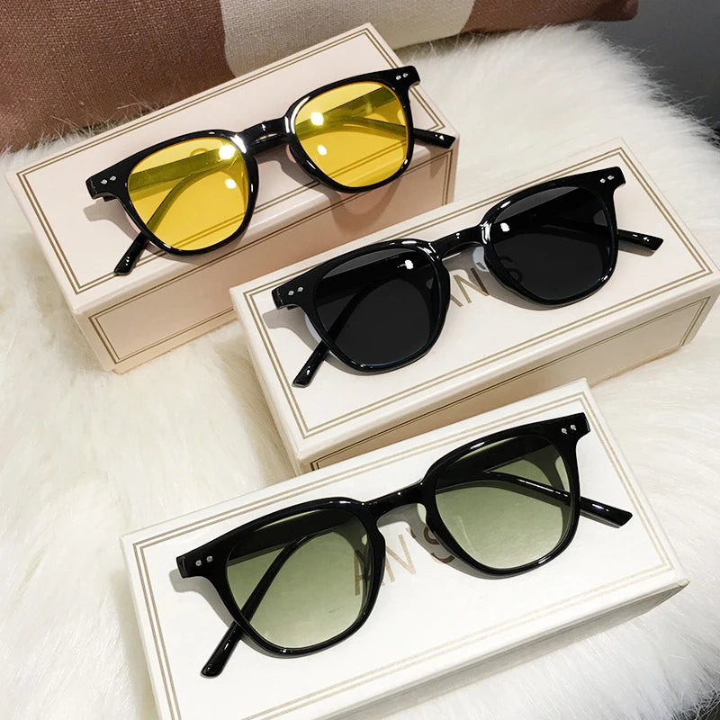 Lunettes de Soleil Carrées Vintage Miroir Unisexe – CLEVI Paris
