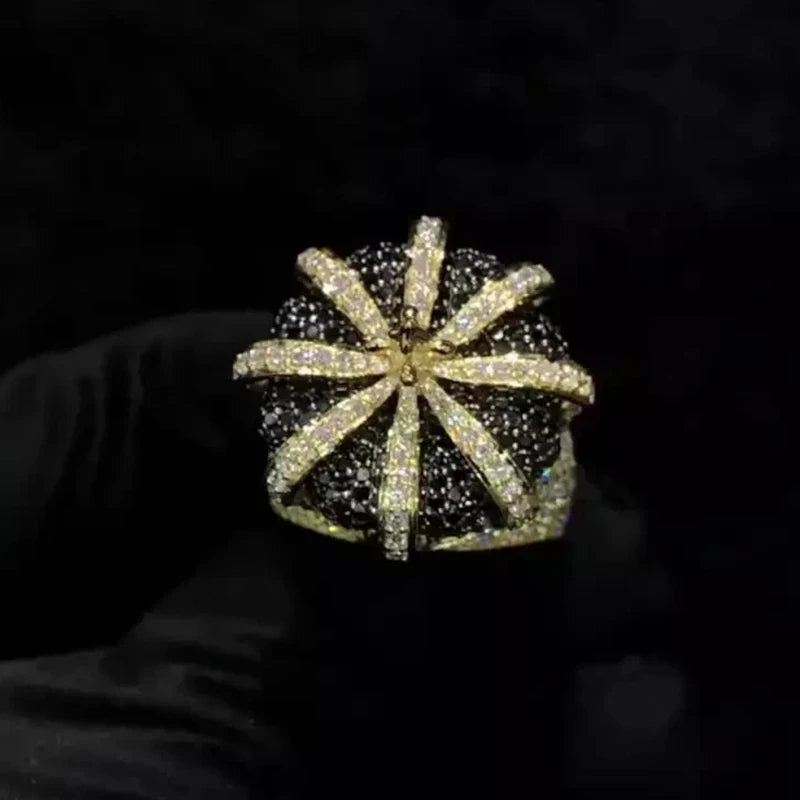 Bague Homme Couronne 3D Iced Out Zircon Bicolore Plaqué Or 18K – CLEVI Paris