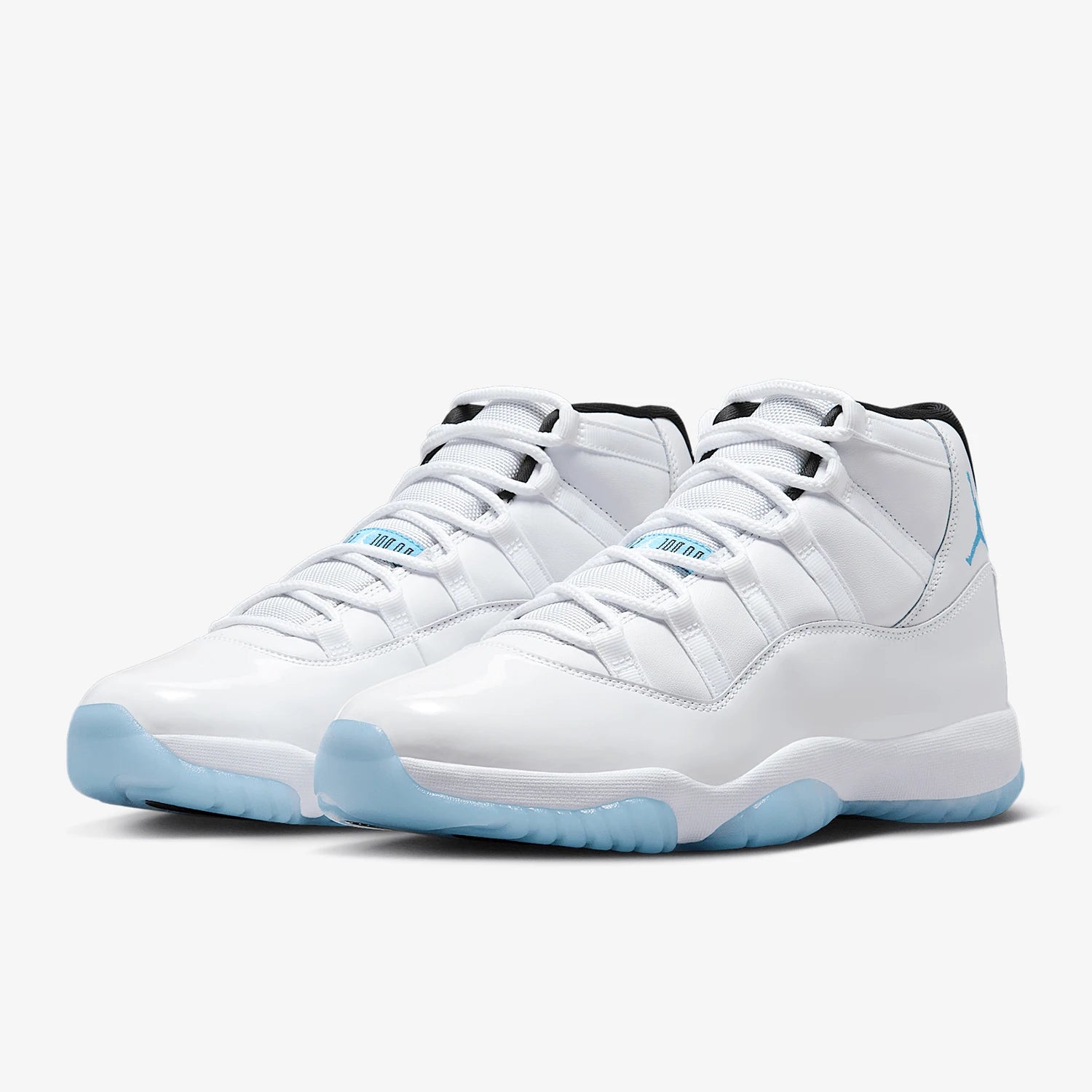 Chaussures de Basketball Homme Haute Tige CT8012-104 – CLEVI Paris