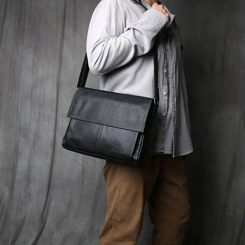 Sac Bandoulière Homme Cuir Vache Véritable 1ère Couche PC 13" Broderie Noir – CLEVI Paris