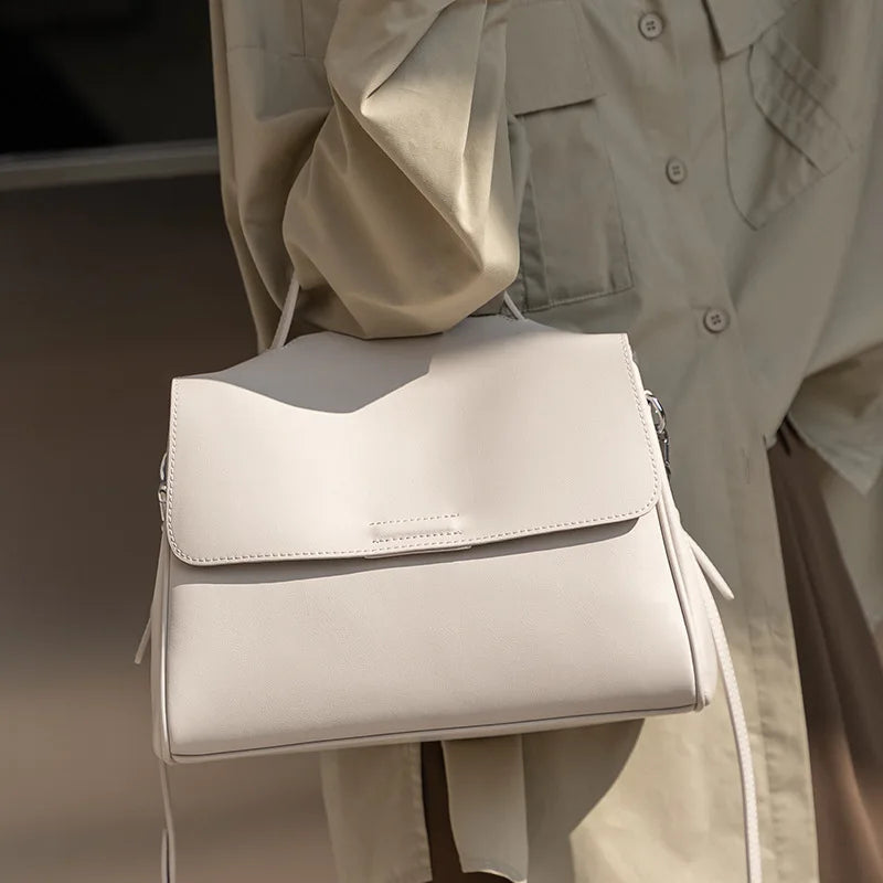 Sac à bandoulière femme souple en cuir – CLEVI Paris