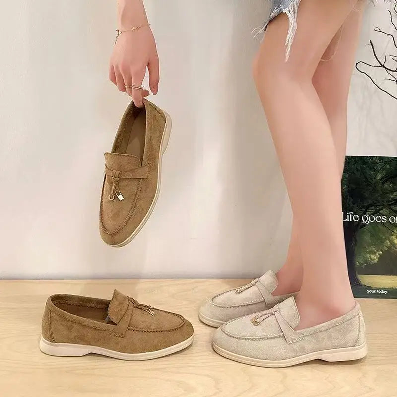 Mocassins femme à pampilles kaki ou camel – CLEVI Paris