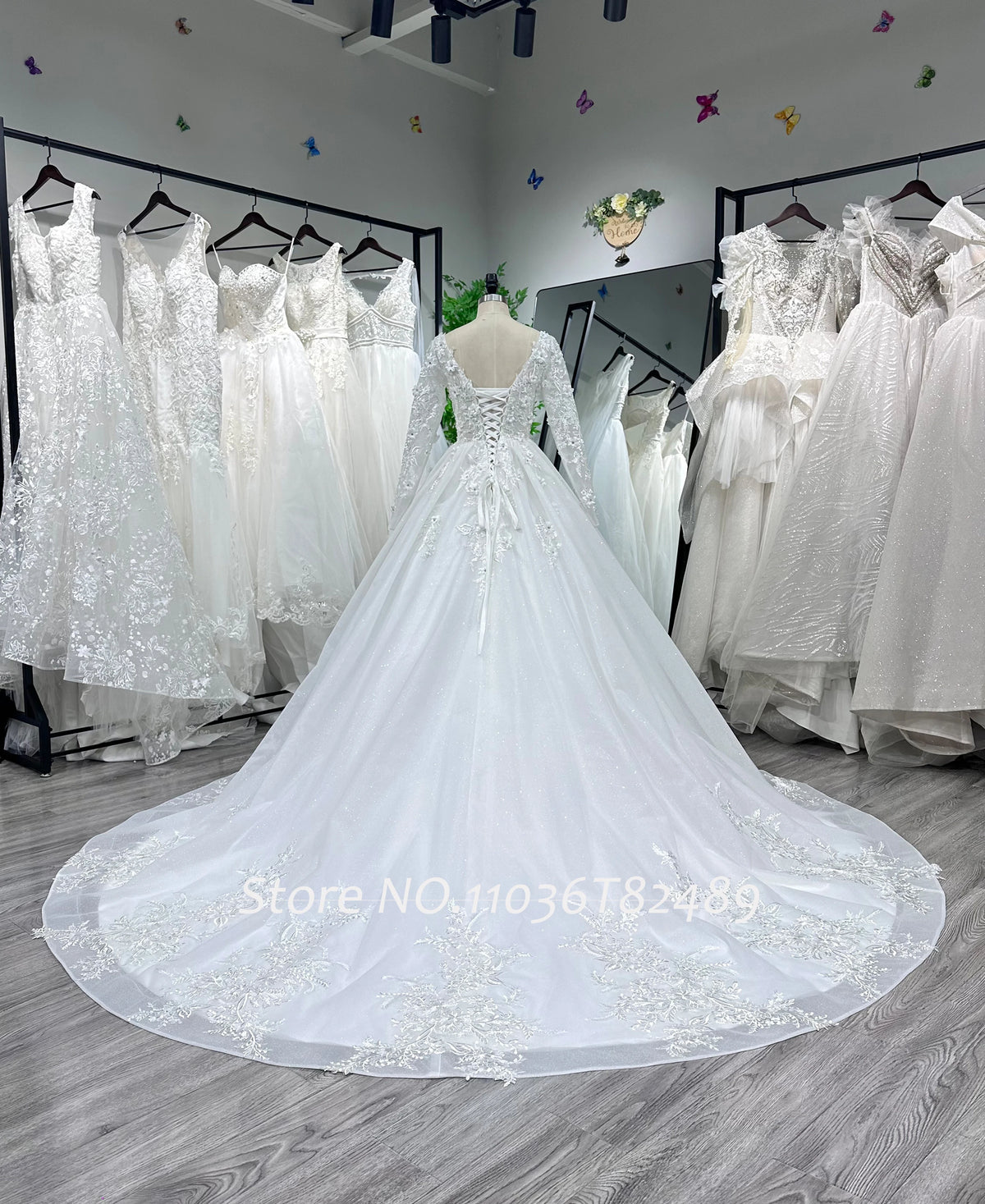 Robe de mariée princesse en tulle à fleurs – CLEVI Paris