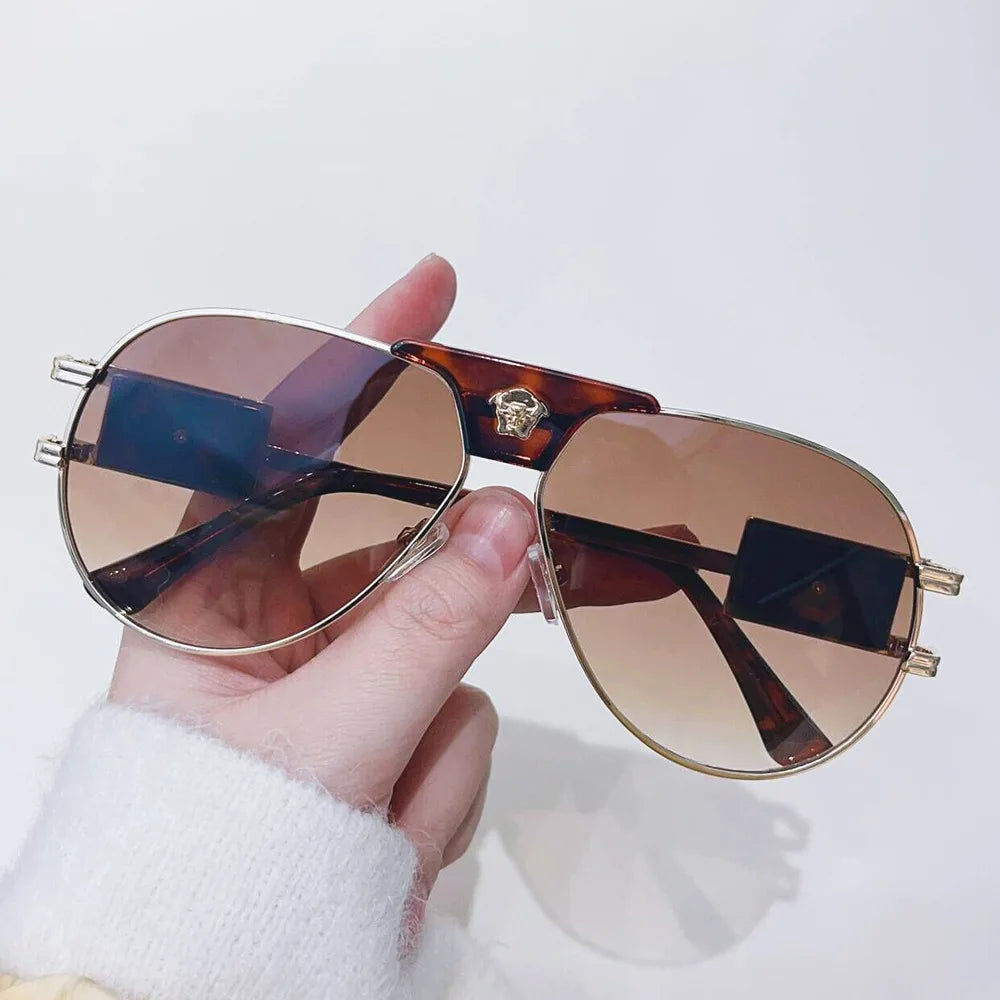 Lunettes de Soleil Aviateur Classique UV400 Monture Alliage Décor Tête de Taureau Femme – CLEVI Paris