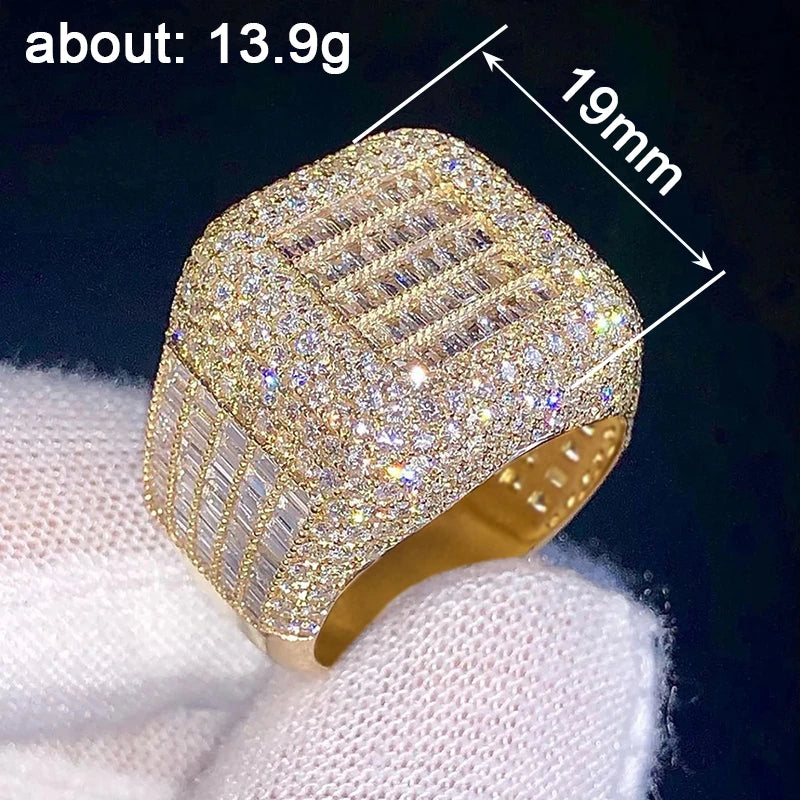 Bague de Mariée Femme Huitan DJ207 – Large Bande Carrée Zircone Pavé Or