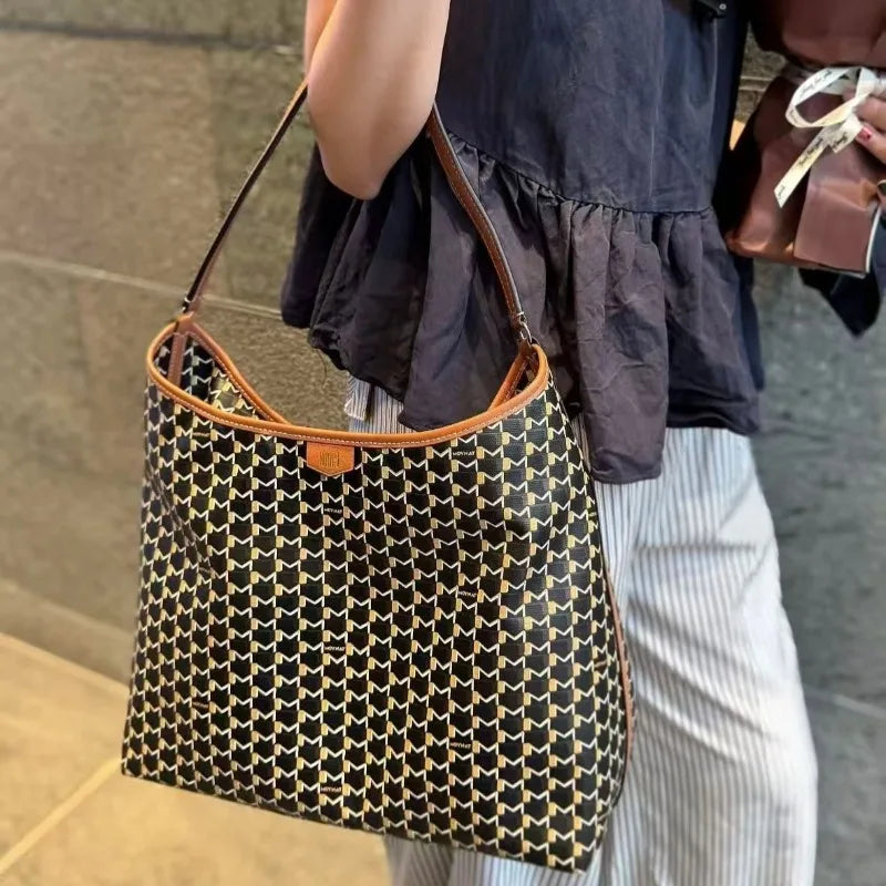 Sac hobo monogrammé en toile pour femme – CLEVI Paris