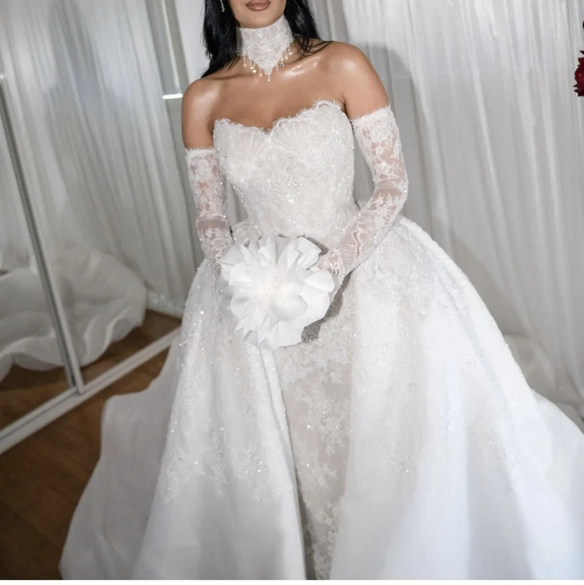 Robe de mariée sirène en dentelle romantique – CLEVI Paris
