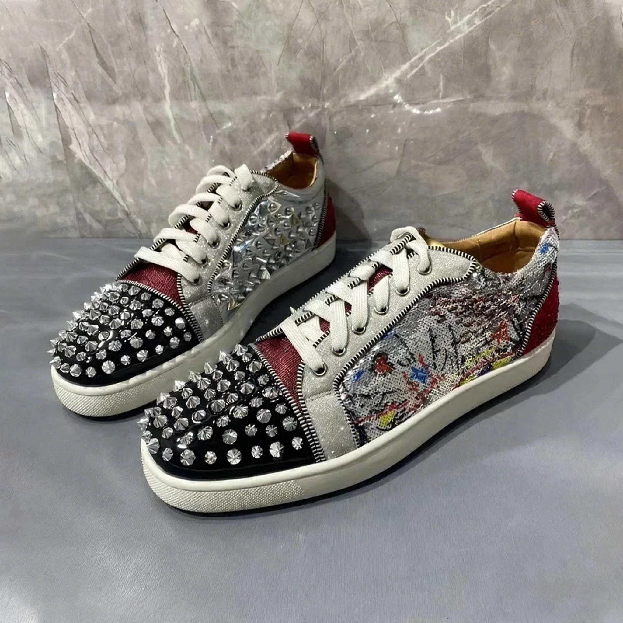 Sneakers Cuir Graffiti & Clous Homme – Bout Rond, Lacets, Confort Quotidien, Tailles 38-47 – CLEVI Paris