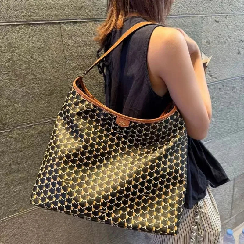 Sac hobo monogrammé en toile pour femme – CLEVI Paris